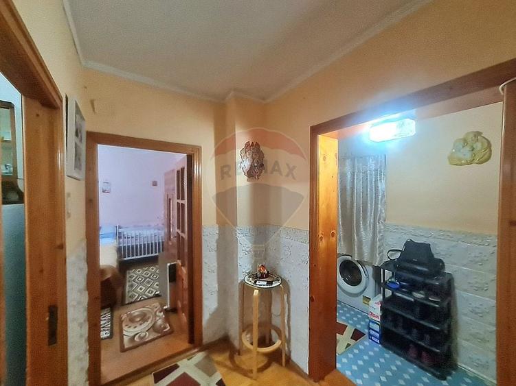 Apartament cu 2 camere decomandat în Est