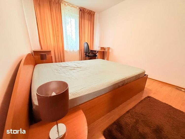 Apartament cu 3 camere decomandat în Podu Roș