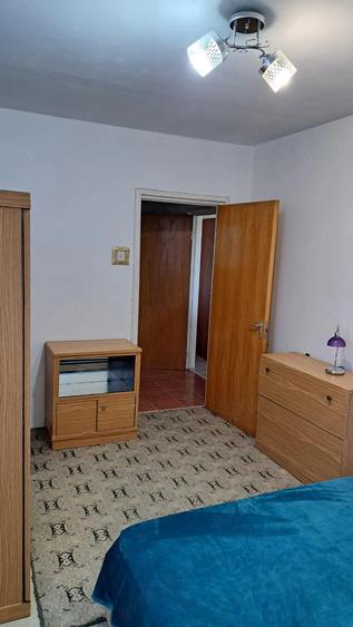 Apartament cu 2 camere decomandat în Drumul Taberei