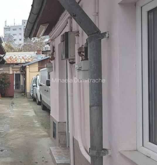 Casă 351 mp cu 3 Corpuri Separate (Gaze/Curent Individual) • Sector 1