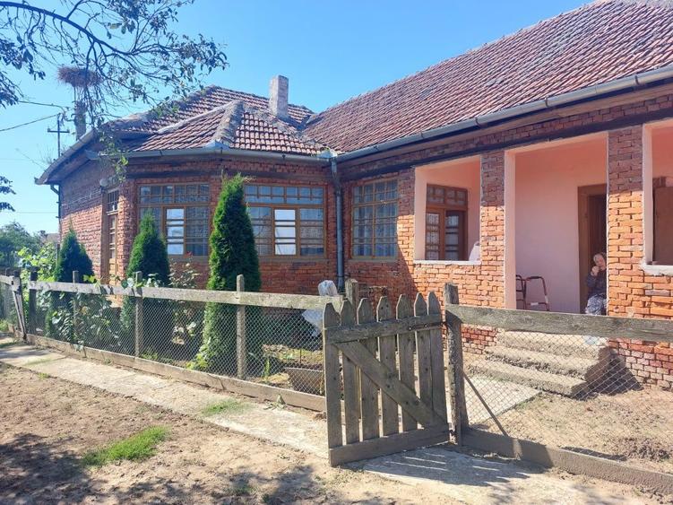 Vand casa in localitatea Vasad - 1