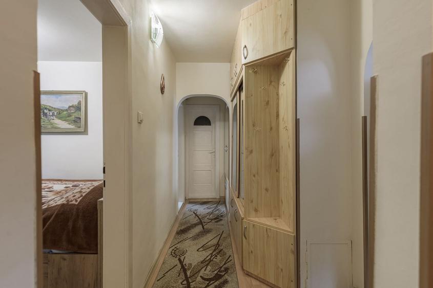 Apartament 4 camere, etaj 2, str. Castanilor, garaj de beton. - 13