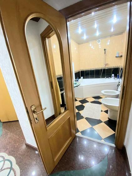 Apartament cu 4 camere decomandat în Brâncoveanu