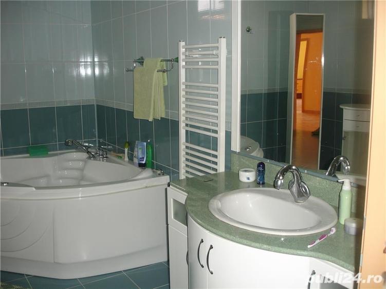 Casă cu 11 camere cu Teren 300 Mp în Bogodinț