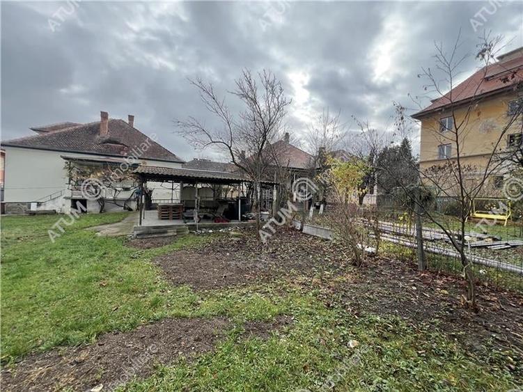 Casa individuala cu 4 camere si teren 900 mp zona Calea Poplacii - 24