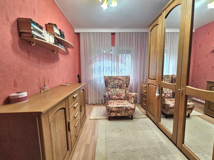 Apartament cu 4 camere de vanzare în zona Eliberarii - 4