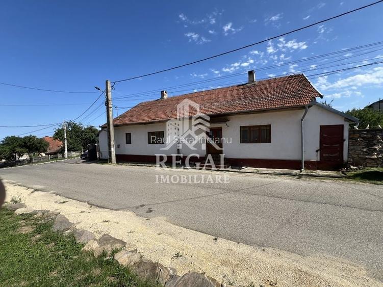 Casă spațioasă | Ideală pentru locuință, pensiune sau spațiu mixt Casă spațioasă | Ideală pentru locuință, pensiune sau spațiu mixt