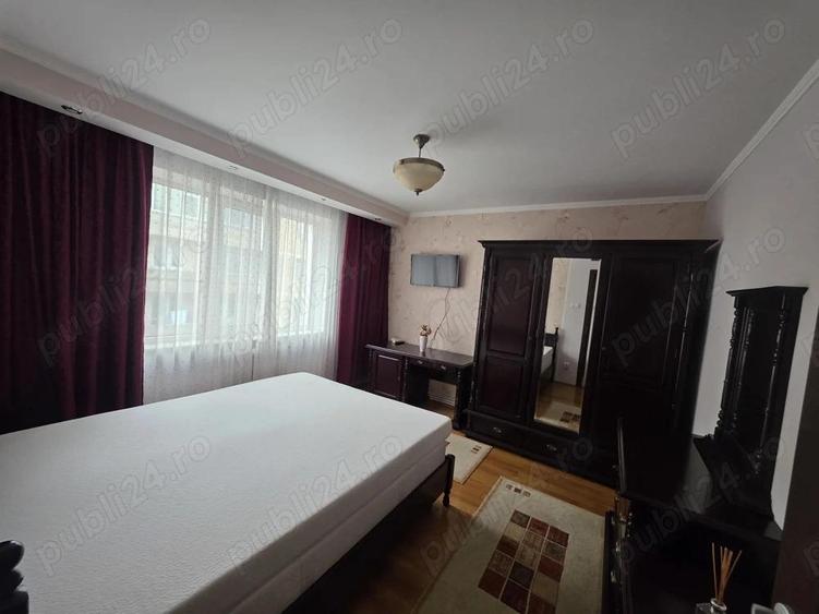 Vand apartament 4 camere cu garaj Piata Centrala - 11