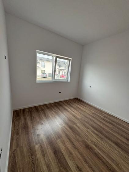 Duplex pe parter, despărțit prin baie, 3 camere, Posibilitate de mansardare - 7