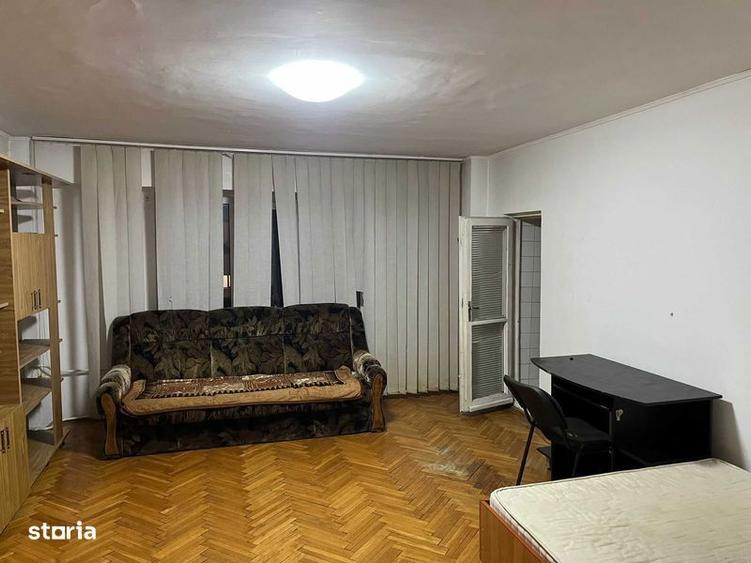 Inchiriez apartament 3 camere - 1