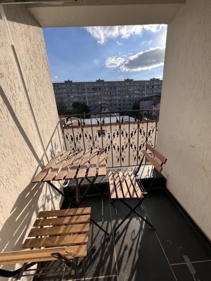 Apartament cu 4 camere decomandat, mobilat în 1 Mai