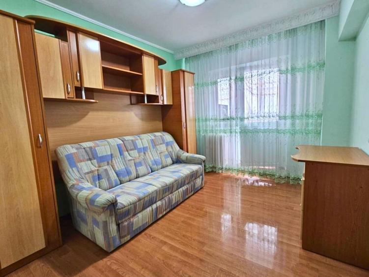 Apartament cu 4 camere de vanzare in Aparatorii Patriei Berceni - 1