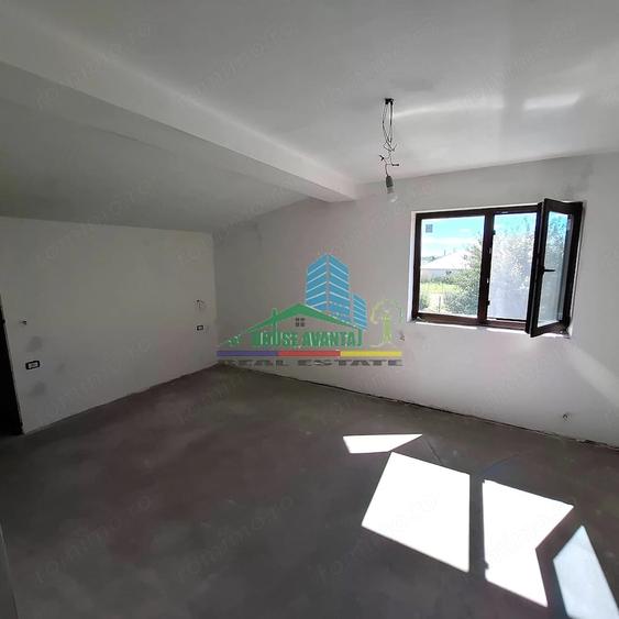 Casă cu Teren 500 Mp în Vest