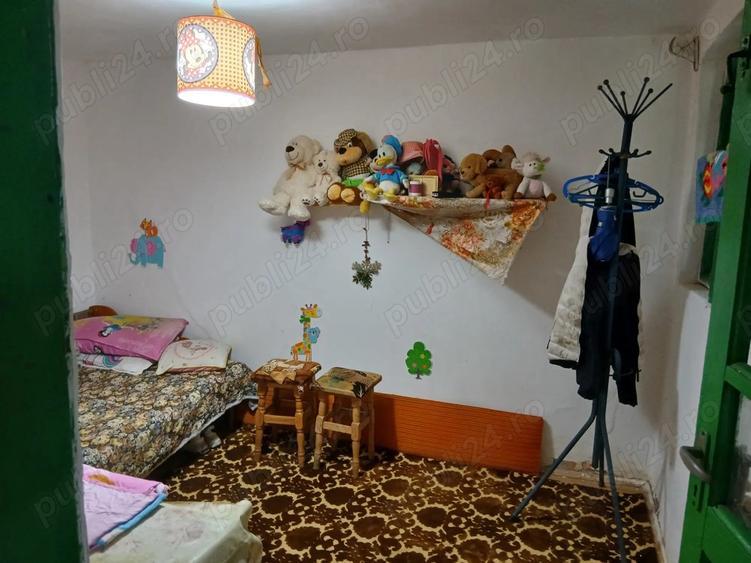 Casa cu doua terenuri de vanzare - 1