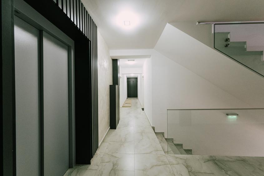 De vânzare un apartament  cu 3 camere în Brasov , zona Tractorul - 24