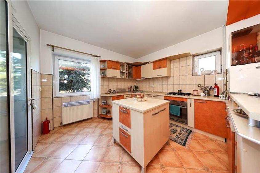 Vanzare Casa zona Tractorul, teren aferent 700 mp - 6