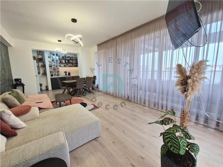 Penthouse, Qualis 2, Tractorul - 1