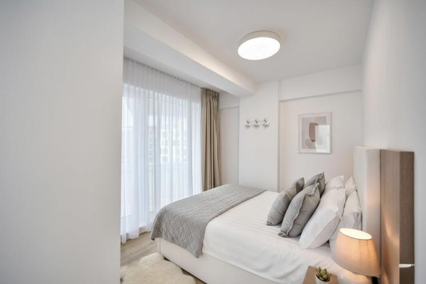 Unic | Alezzi infinity - Vedere frontala si loc de parcare - 6