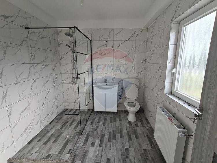 Hala noua 555mp, curte betonata 1000mp, zona de est, de inchiriat - 18