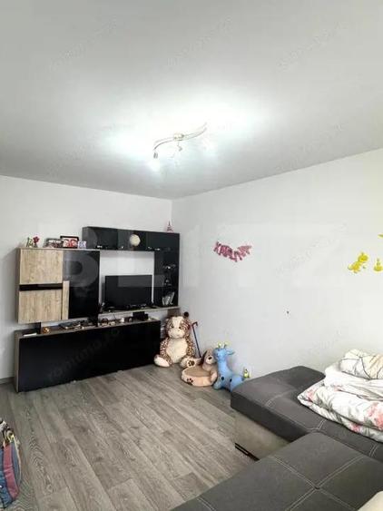 Apartament de vanzare, cu 3 camere decomandat, 60 mp, zona Astra - 2