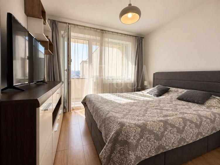 Apartament cu 3 camere semidecomandat în Dâmbul Rotund