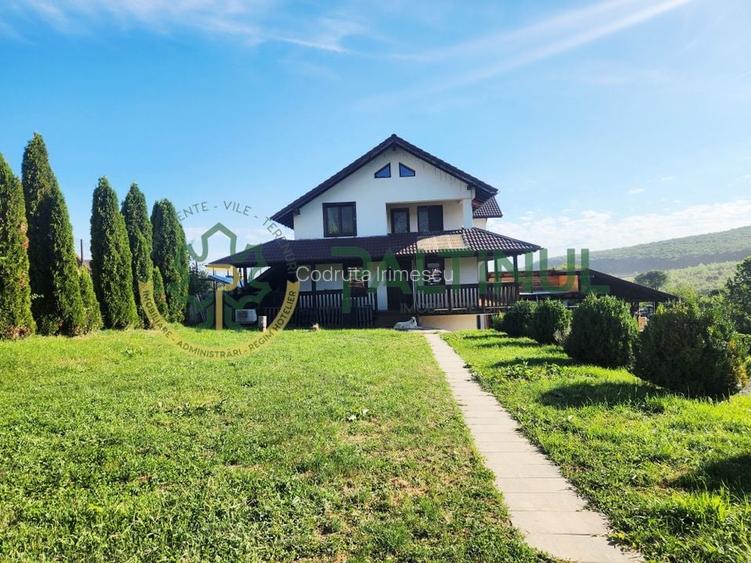 Casă modernă în Tocile - 1700 mp teren, 3 dormitoare, panoramă superbă