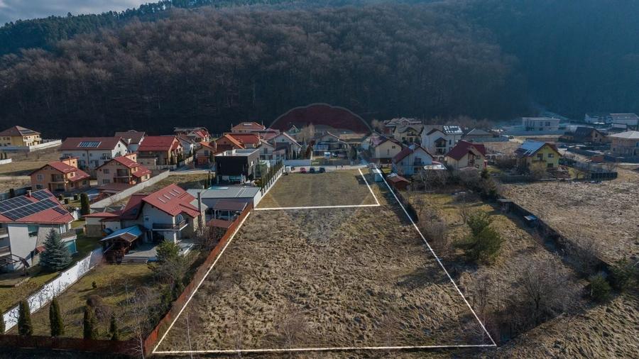 Teren de vanzare - 2.160 mp str. Carpenului/ Bunloc - comision 0 - 1