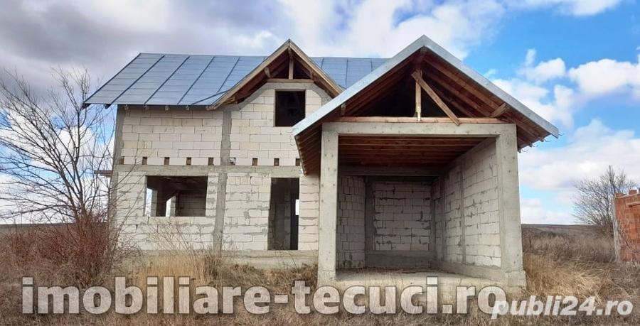 Casa la rosu cu 1000 mp teren in com Munteni, parter ?i mansarda - 14