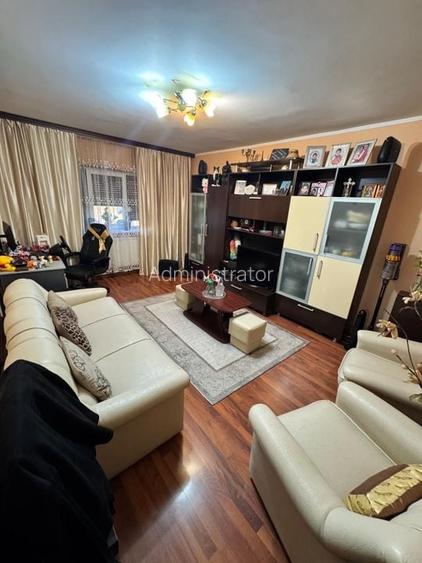 Apartament 3 camere decomandat Dacia