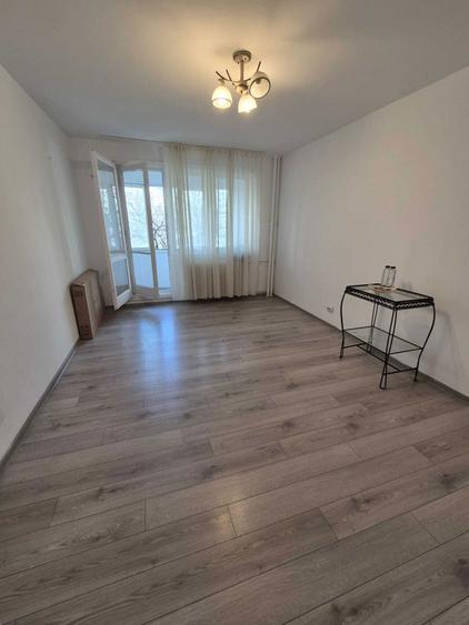 Apartament 2 camere - 300m metrou N. Grigorescu - Etaj 1 - 4