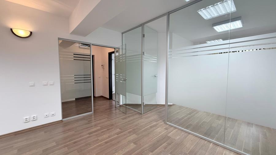 Spații birouri / Clădire de Birouri - 12