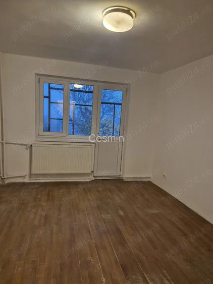 De vanzare apartament 3 camere direct proprietar