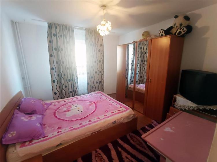 Apartament 2 camere in zona ultracentrala Moldova Noua - 8