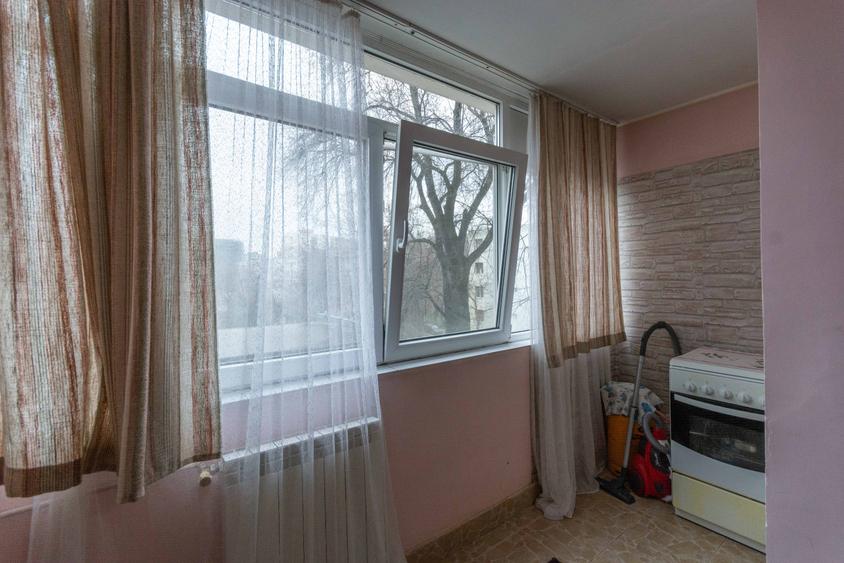 Costin Georgian Lucretiu Patrascanu, Garsoniera modesta, de inchiriat, Comision0 - 2