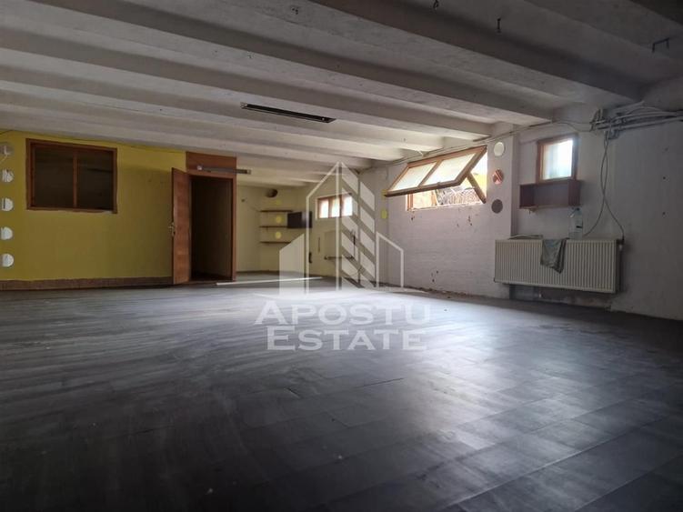Casa familiala cu spatiu comercial si garaj P+1E+M 720 Mp - 27