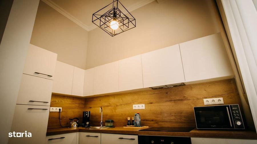 Bijuterie de apartament , Ultracentral | Terasa spre pietonala - 2