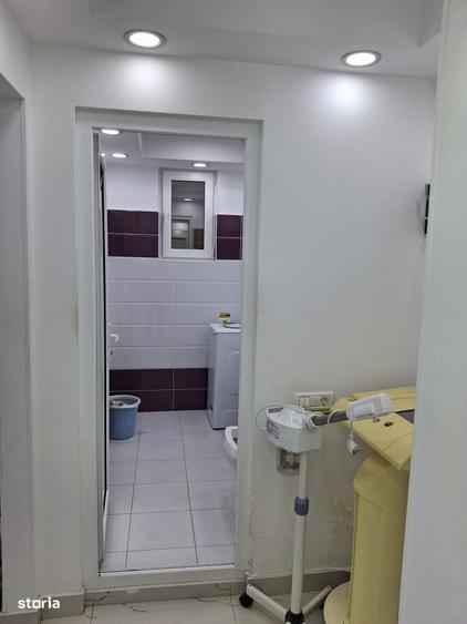 Spațiu comercial, de 69 mp, în Titan