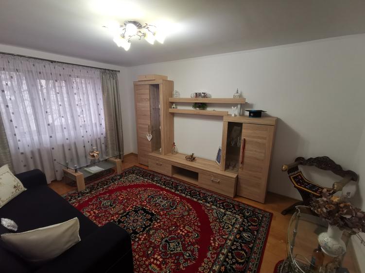 Apartament 3 camere zona Electroalfa - 1