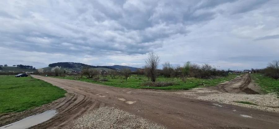 Teren Intravilan 800 mp Sanpetru - 2