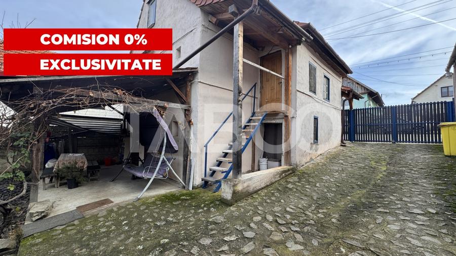 Casa de vanzare cu curte spatioasa loc relaxare si gradina Cornatel - 1