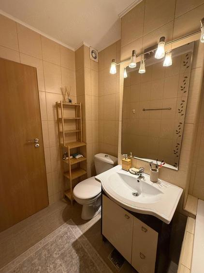 APARTAMENT de vanzare in zona LIPOVEI spatios, et. - 2
