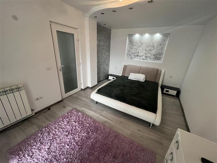 Apartament 2 camere, etaj 8, lift nou, zona Piata Unirii- scoala 9 - 3