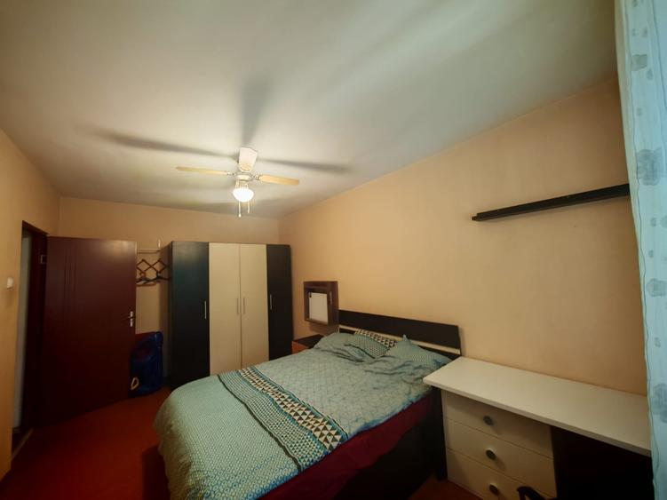 Ap. 3 camere,la 2-3 minute de mers la STB.Usor si rapid la metrou. - 12