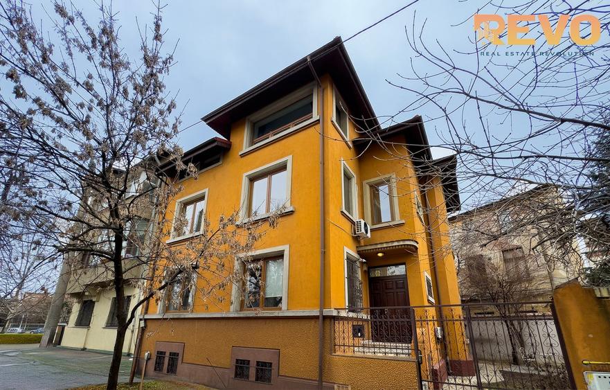 Victoriei -  Berzei |Vilă interbelică | 5 camere | 190mp | Curte | Comision 0% - 2