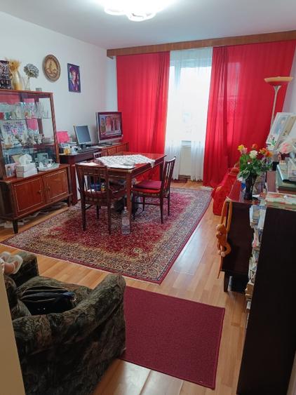 Apartament cu 3 camere circular în Astra