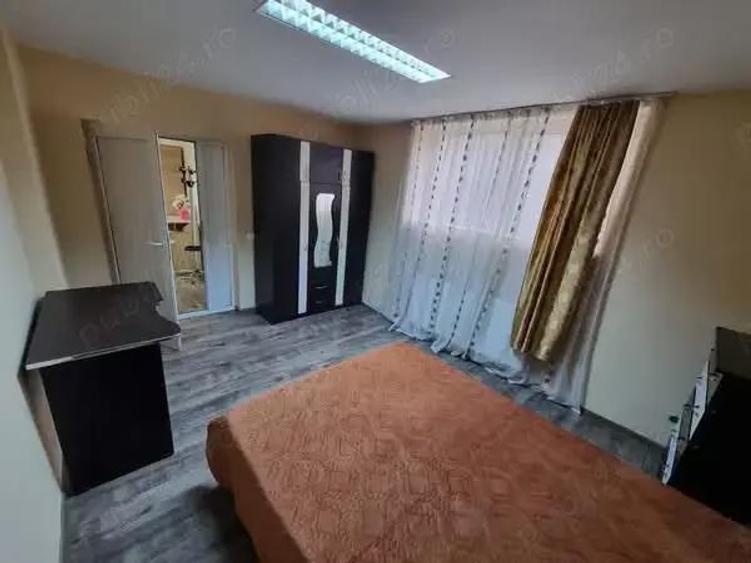 A 34 Proprietarul vinde apart 2 cam demisol strada George Bacovia mobilat ,utilat ,cu centrala ,, - 3