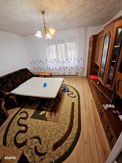 De inchiriat garsoniera cf.1, etaj 2 - 9