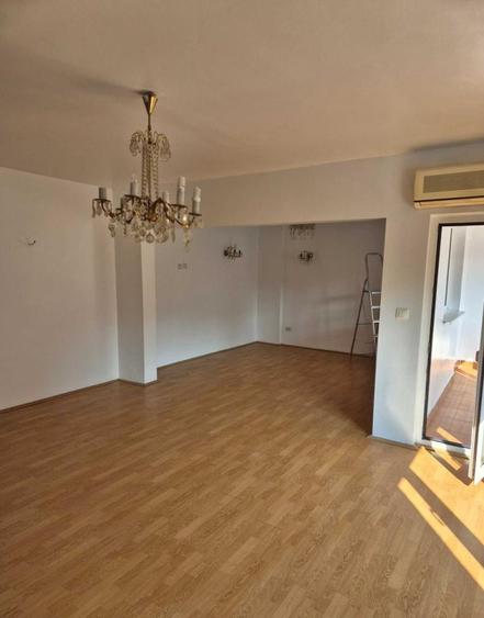 Apartament cu 4 camere, mobilat în Virtuții