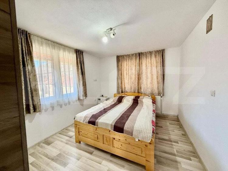 Casa de vanzare in Sugag Ideala pentru locuin?a sau investi?ie. - 2