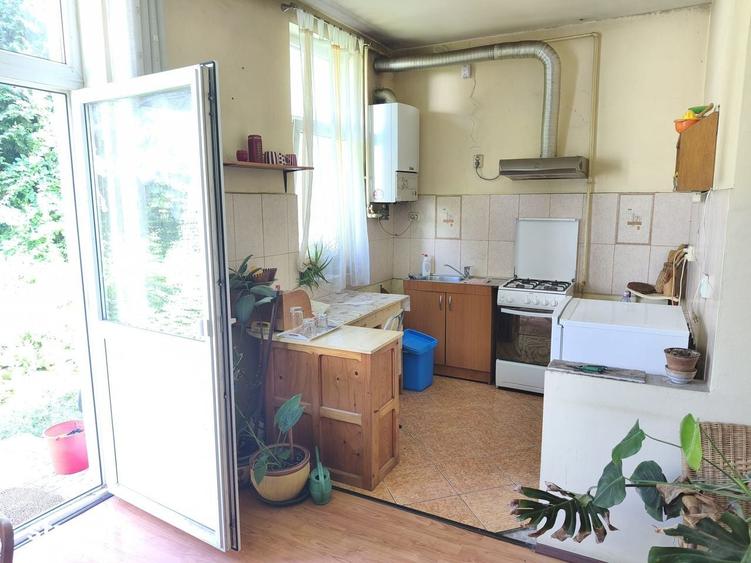 Cladire cu 2 apartamente, un spatiu comercial si anexe - Semicentral - 16
